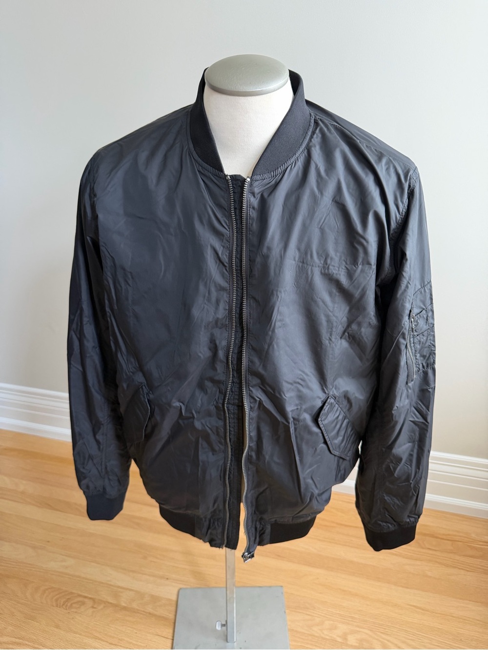 H&M Black Men's Bomber Jacket with Zipper Front